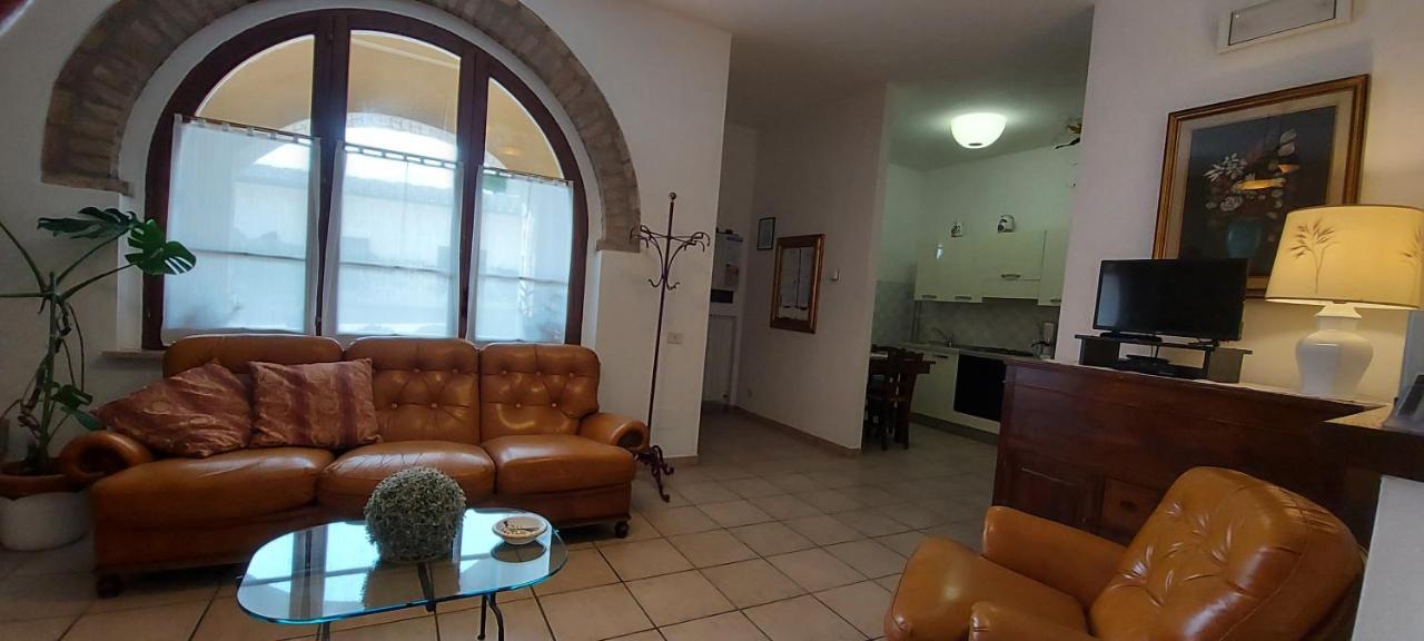 Agriturismo Il Colle シエーナ エクステリア 写真